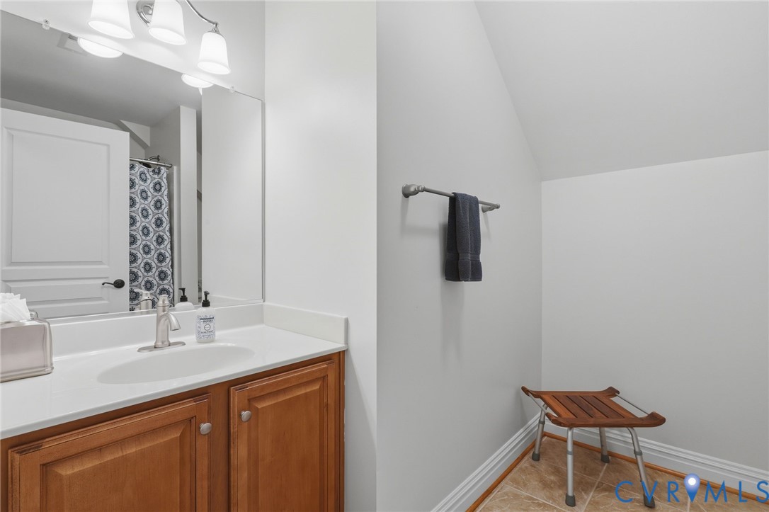 Third floor full bath