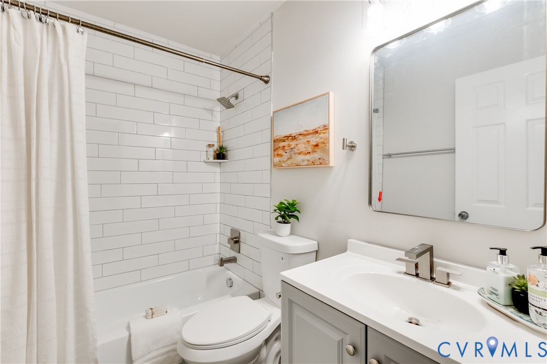 6004 Gatesgreen Drive, Chesterfield, VA 23832