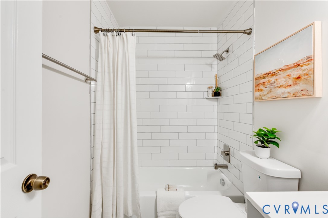 6004 Gatesgreen Drive, Chesterfield, VA 23832