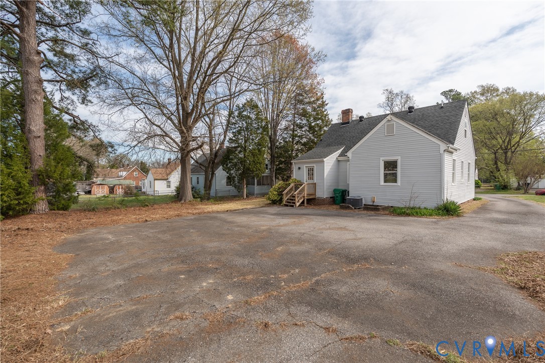 2004 Snead Avenue, Colonial Heights, VA 23834