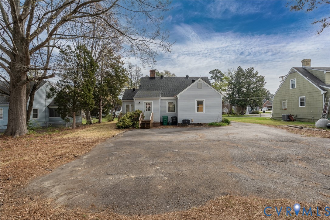 2004 Snead Avenue, Colonial Heights, VA 23834