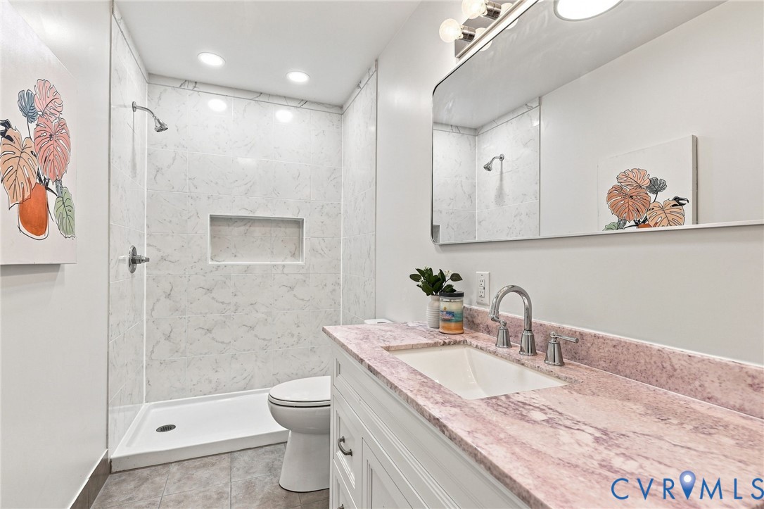 402 Stuart Avenue, Colonial Heights, VA 23834
