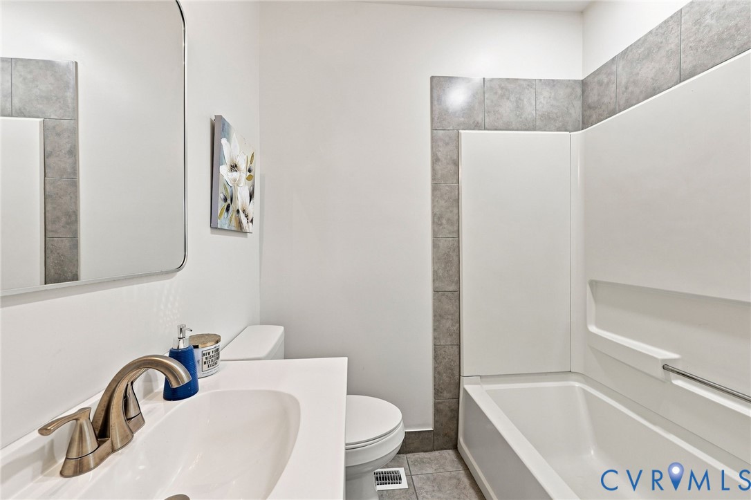 402 Stuart Avenue, Colonial Heights, VA 23834