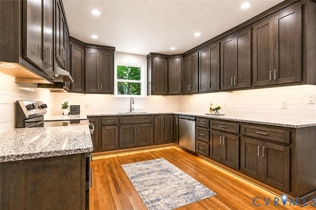 402 Stuart Avenue, Colonial Heights, VA 23834
