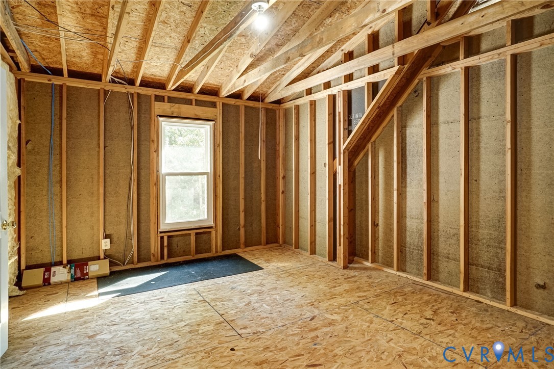 BONUS ROOM!!!  Could be finished for 4th bedroom, office - tons of potential!