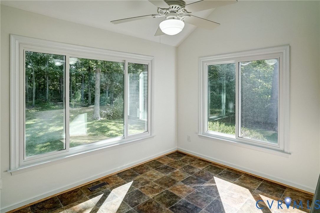 Great space to start your day.  Eat in area overlooks large private backyard.  Room gets such great light!