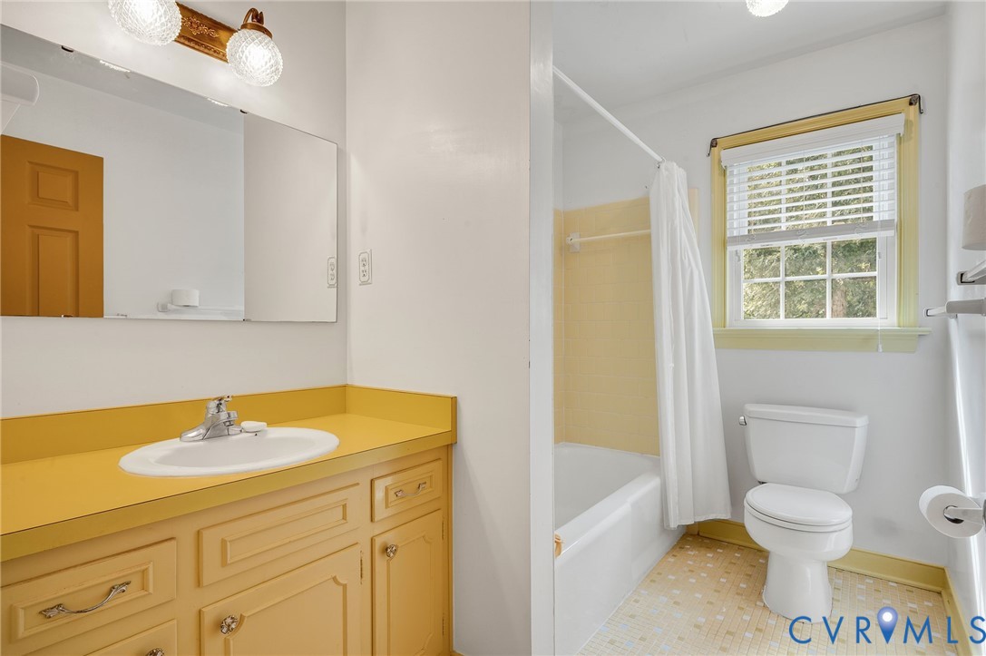 5219 Dermotte Lane, Richmond, VA 23237
