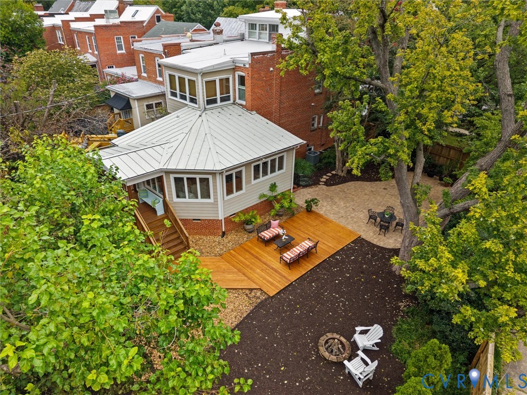 Rare private outdoor oasis! Sellers have hosted a wedding here!