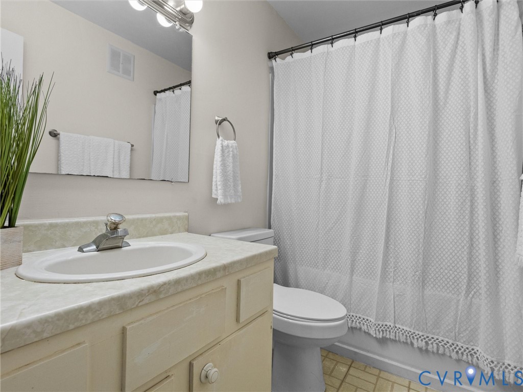 11781 N Briar Patch Drive, Midlothian, VA 23113