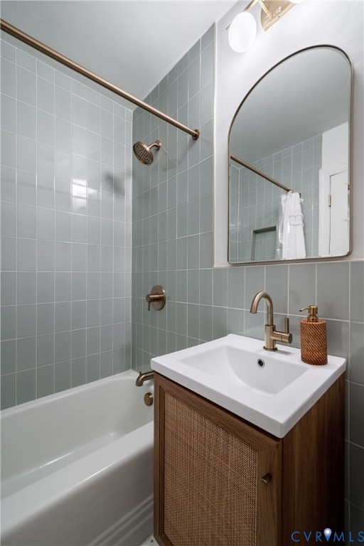 Full Hall Bathroom