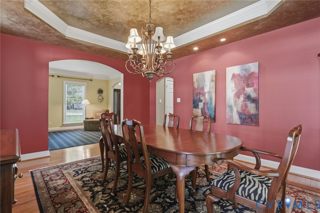 Tray ceiling with recessed lighting and a decorative finish
