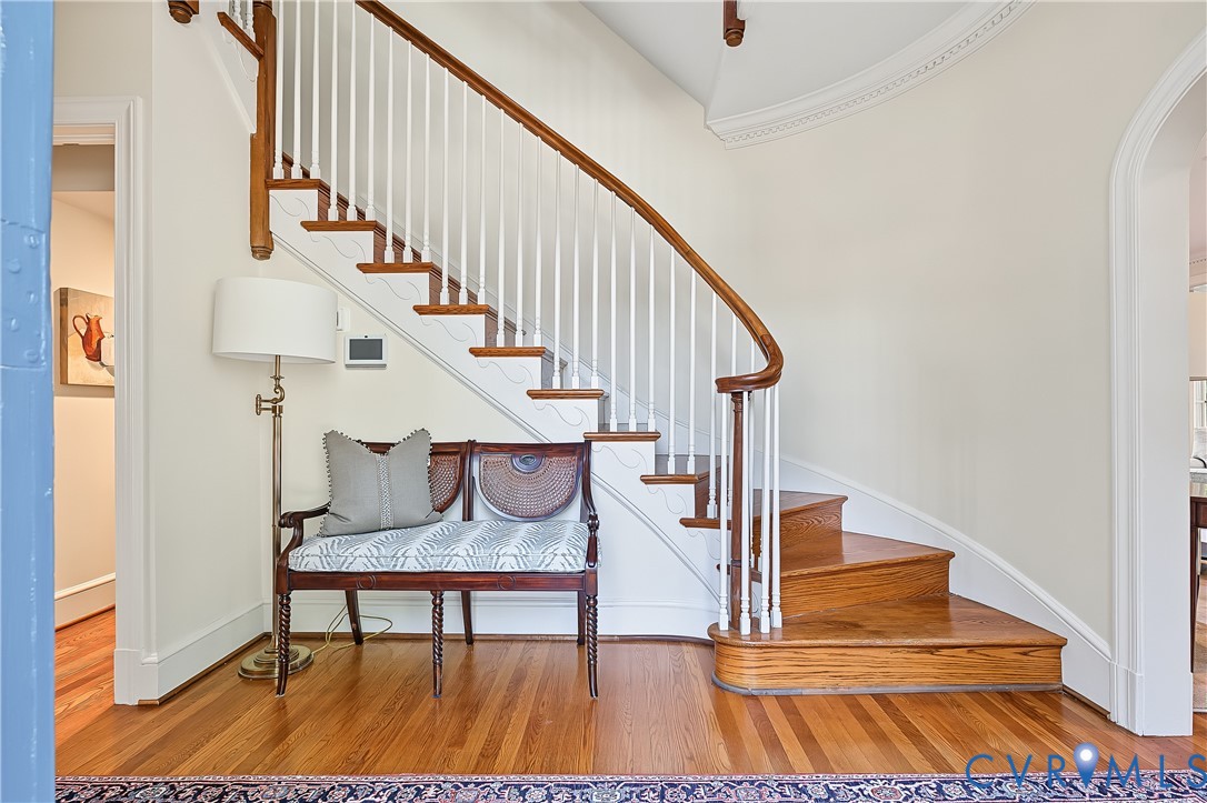 Elegant entry