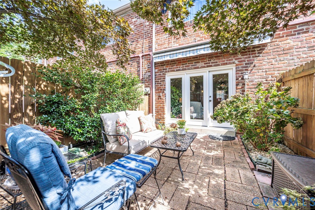 A peaceful backyard garden retreat! A peaceful backyard garden retreat!