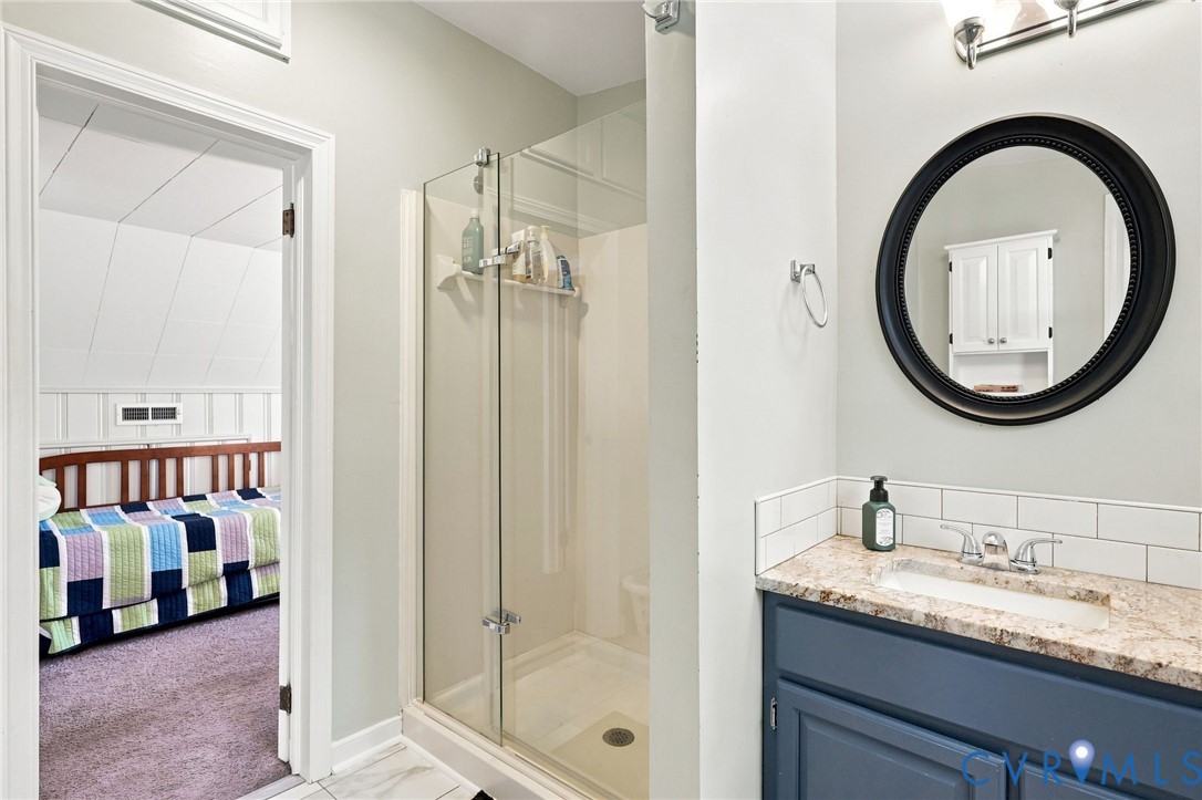 Upstairs full bath, Walk-in Shower