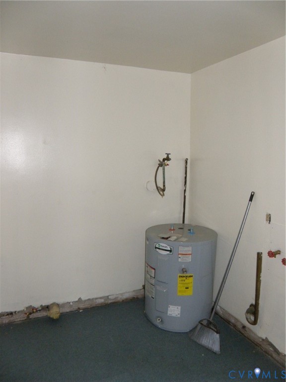 New uninstalled electric hot water heater