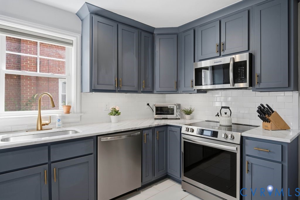 4704 Monumental Street, Willow Lawn, Richmond, VA 23226