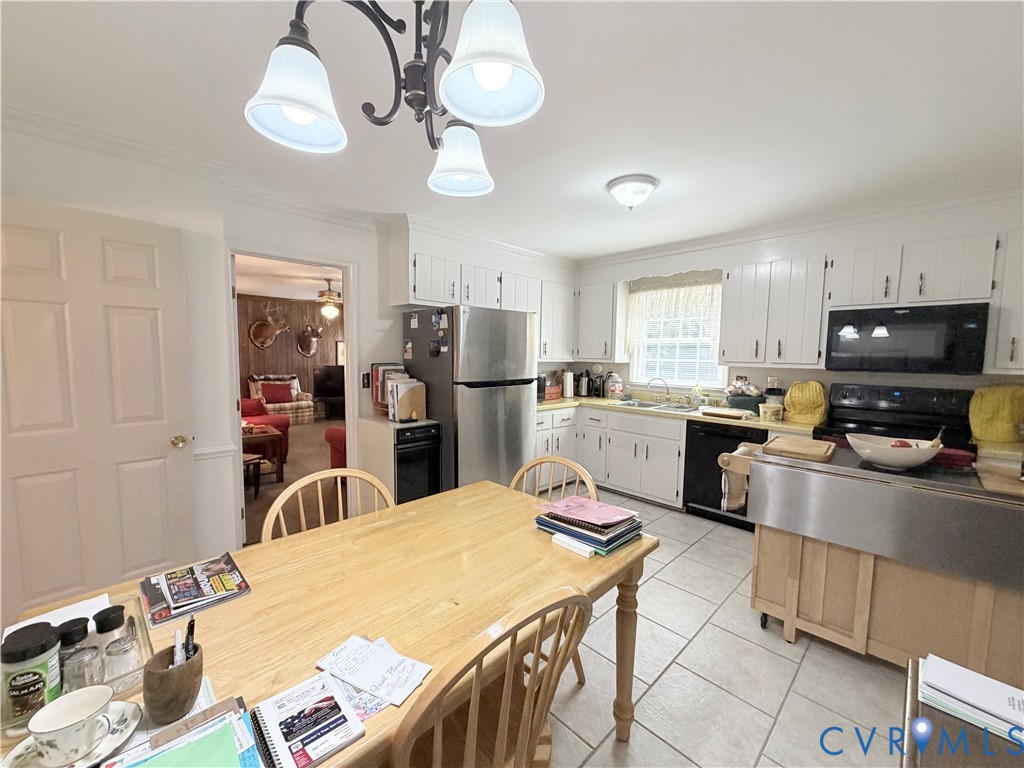 3421 Wood Dale Road, Chester, VA 23831