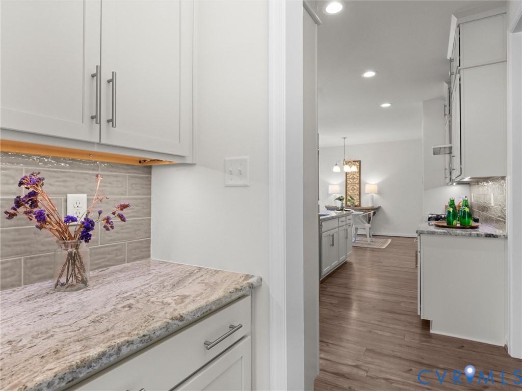 Bar between dining room and kitchen.