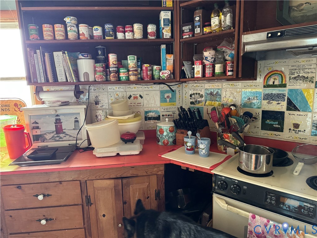 36 Beach Road, Reedville, VA 22539