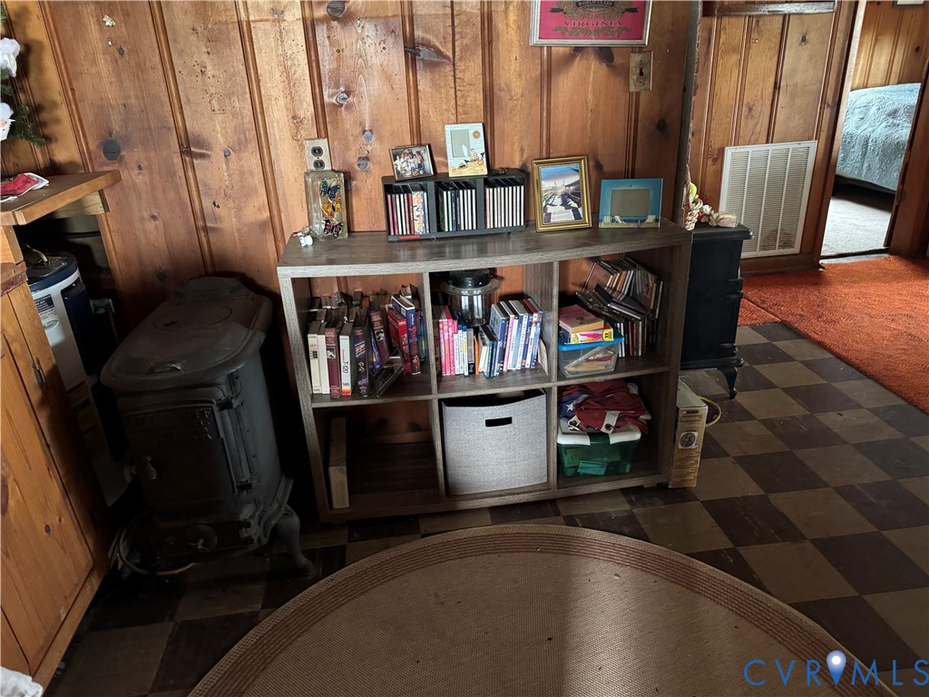 36 Beach Road, Reedville, VA 22539