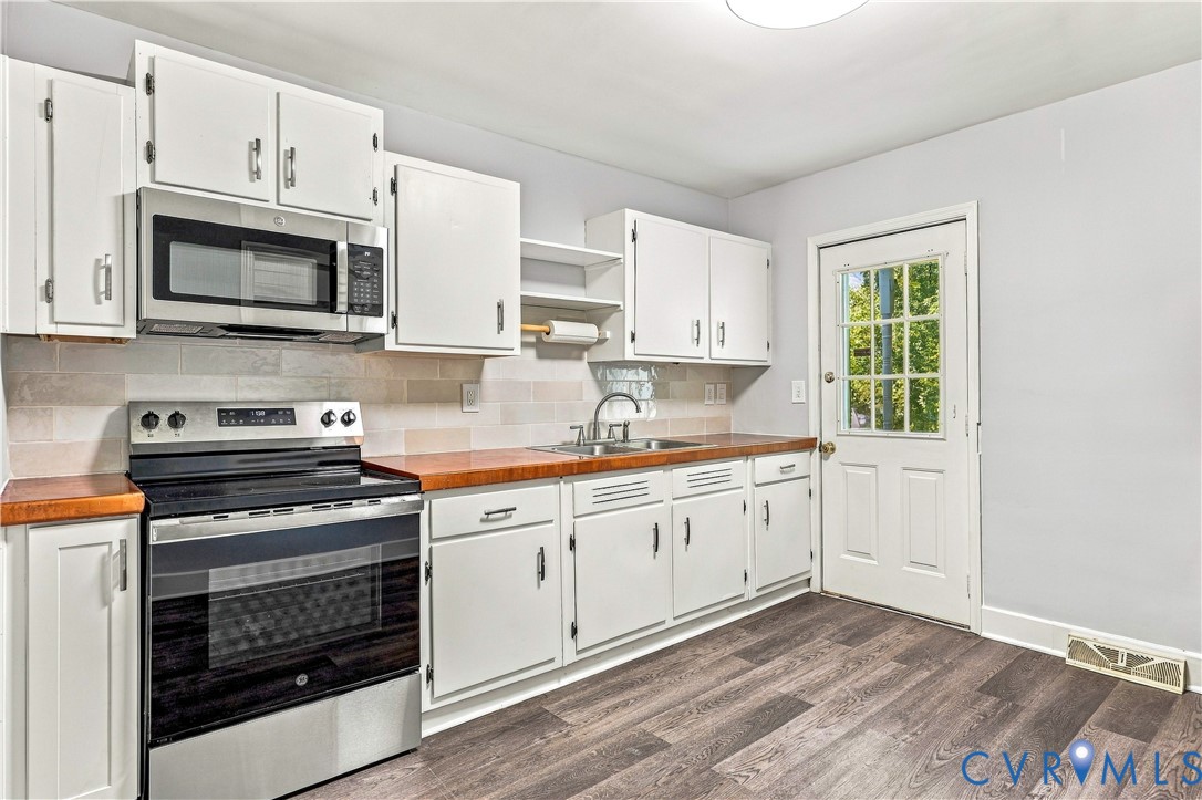 14309 Central Avenue, Chester, VA 23836