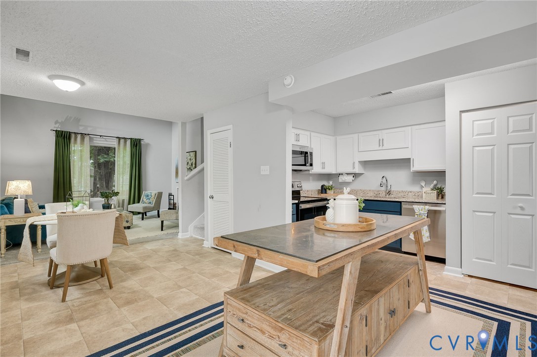 1817 Millrun Place, Raintree, Henrico, VA 23238