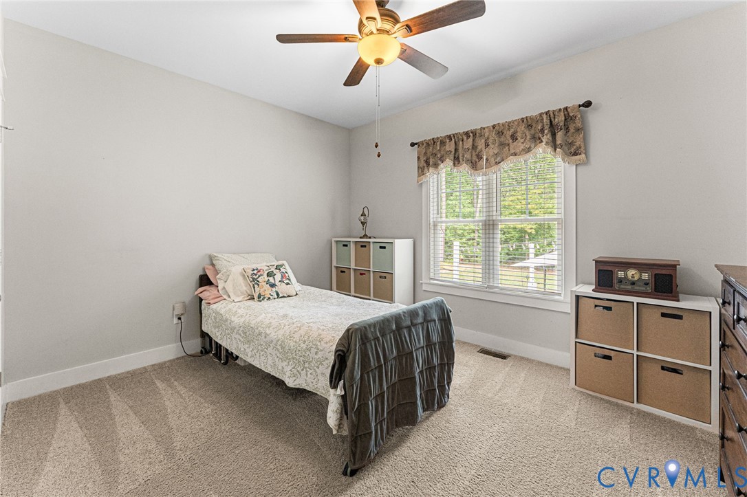 1st Floor Guest Bedroom