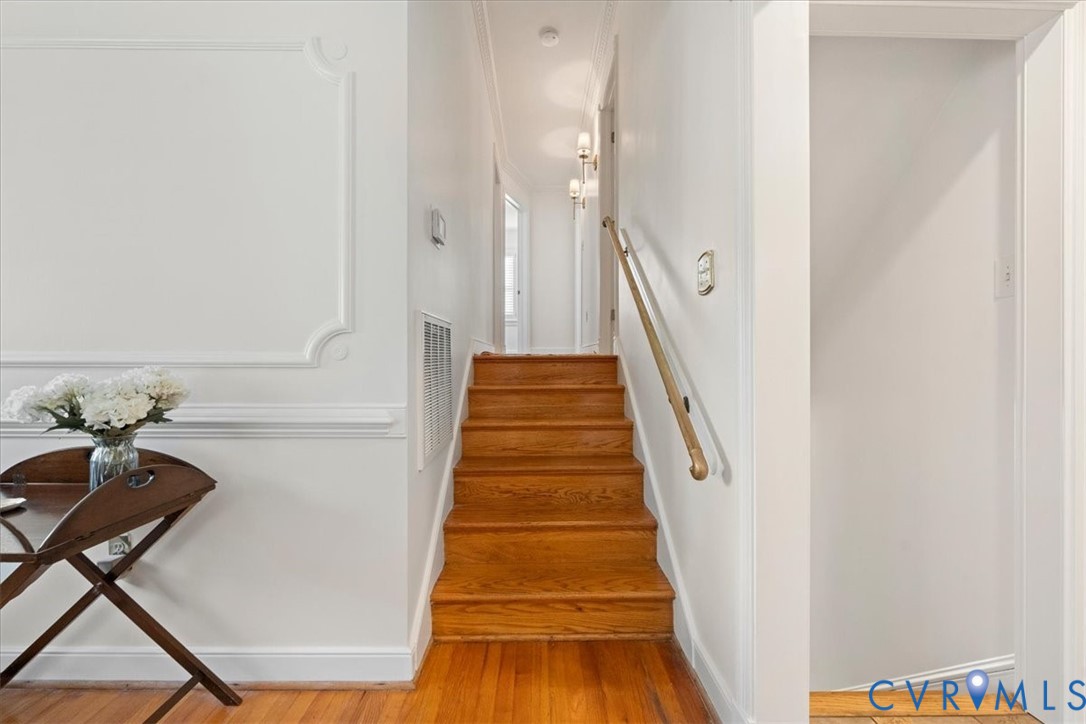 stairs to bedrooms