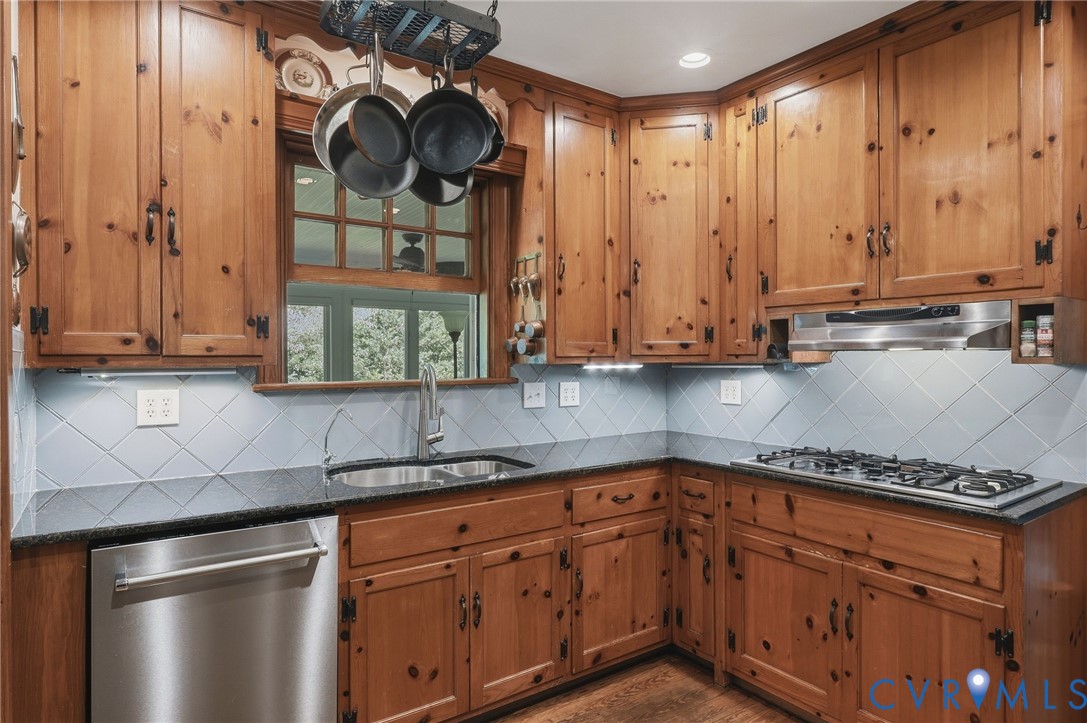 3832 Kenmore Road, Stratford Hills, Richmond, VA 23225