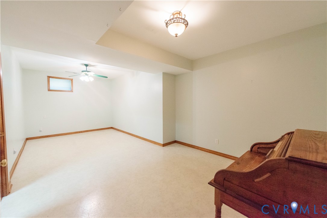 Flex Space -Office/Exercise/Rec Room