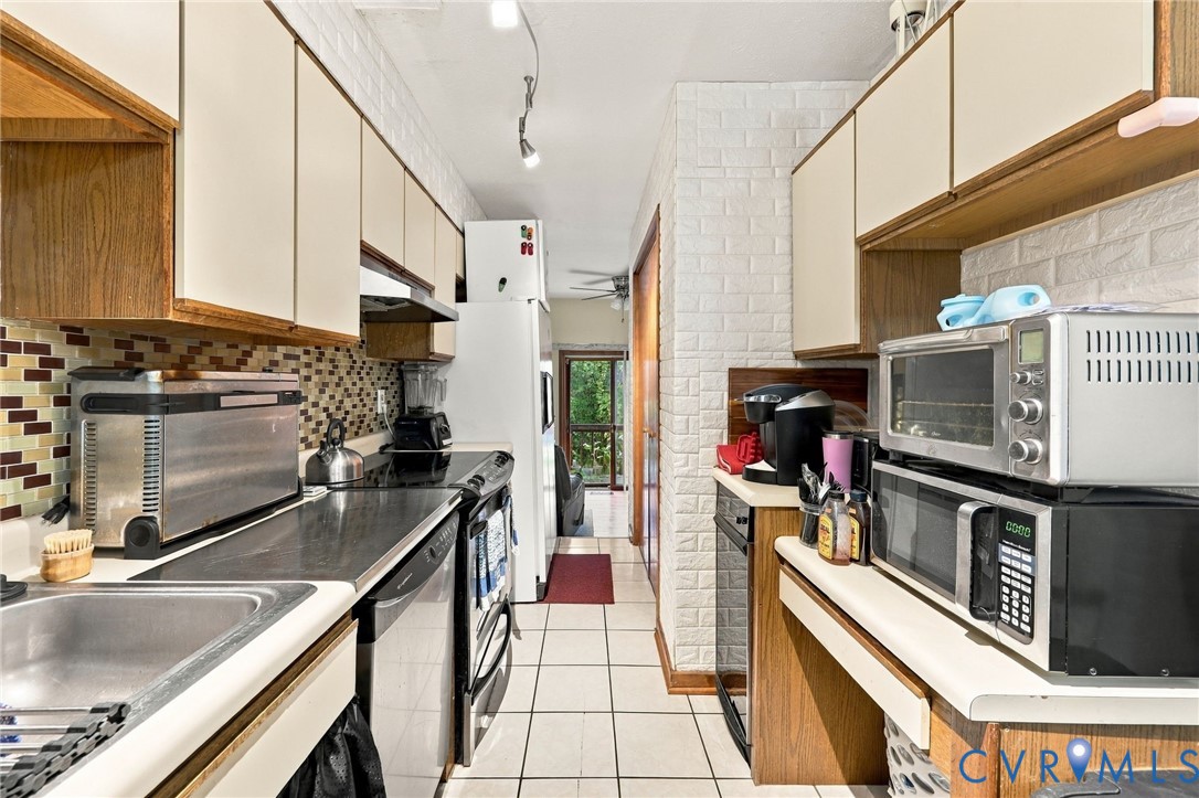 336 Southern Court, Highland Springs, VA 23075