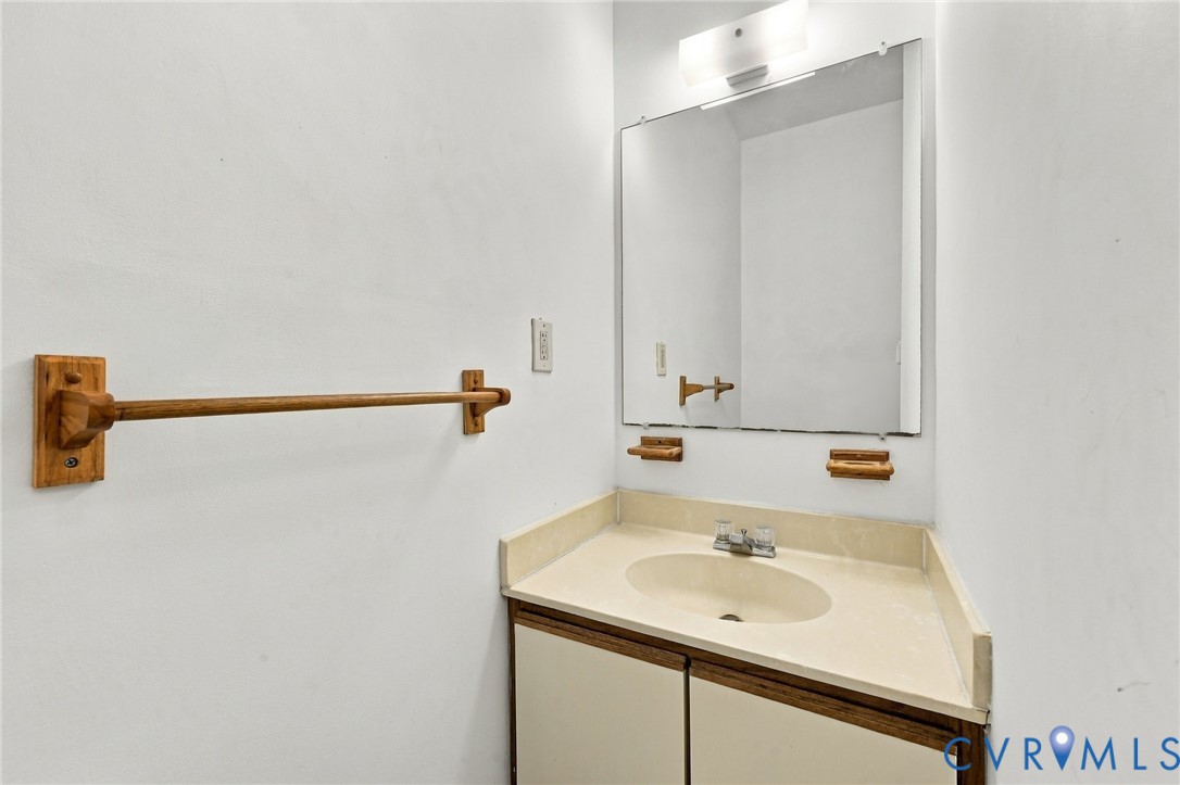 336 Southern Court, Highland Springs, VA 23075