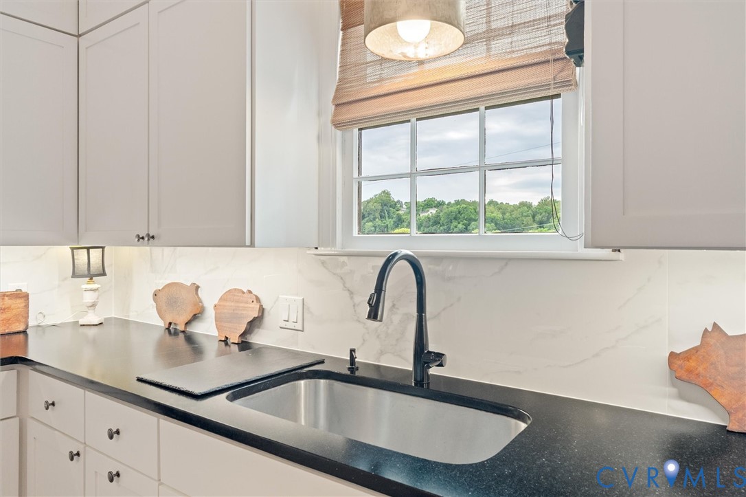 779 River Road, Madison Heights, VA 24572