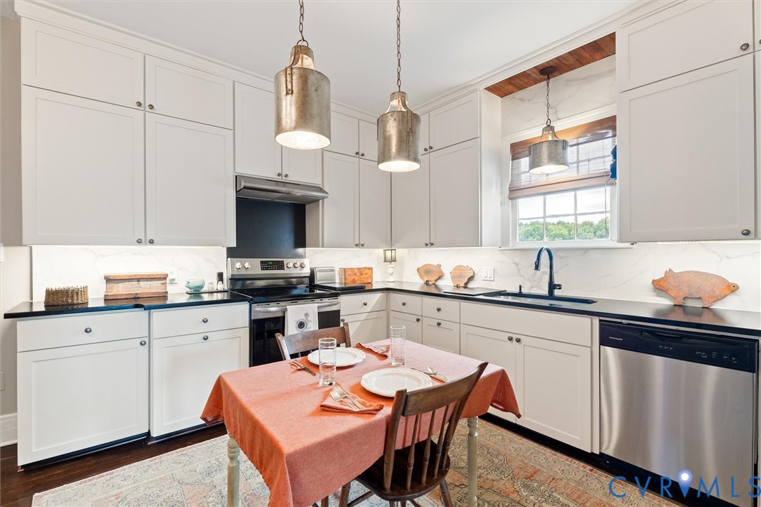 779 River Road, Madison Heights, VA 24572