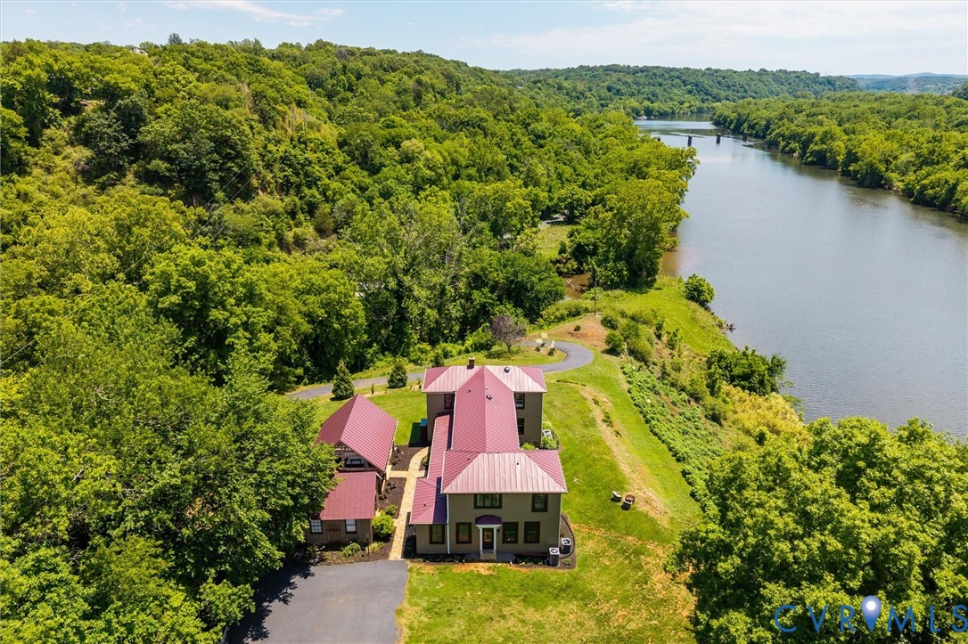 779 River Road, Madison Heights, VA 24572