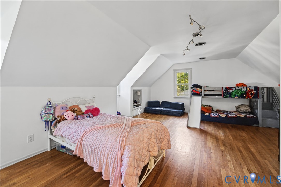 Expansive bedroom