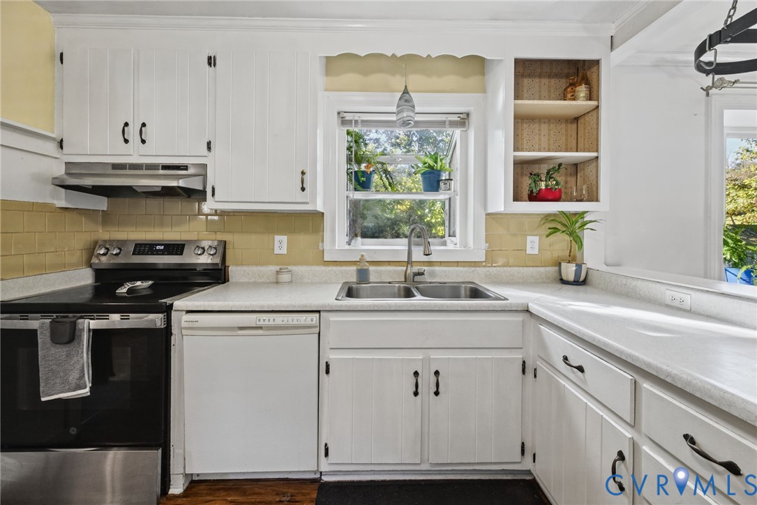 New Stove, White Cabinets and Open shelves!