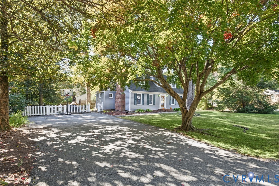Double width Paved driveway!