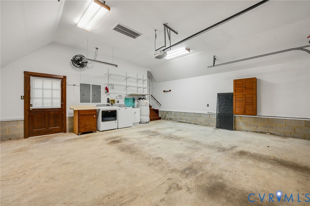 Attached 2 car garage