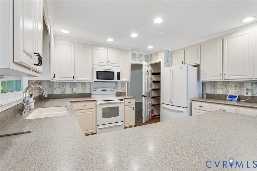 75 Knollwood Drive, Newport News, VA 23608