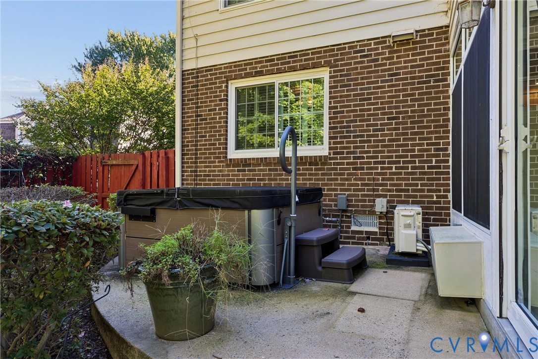 75 Knollwood Drive, Newport News, VA 23608