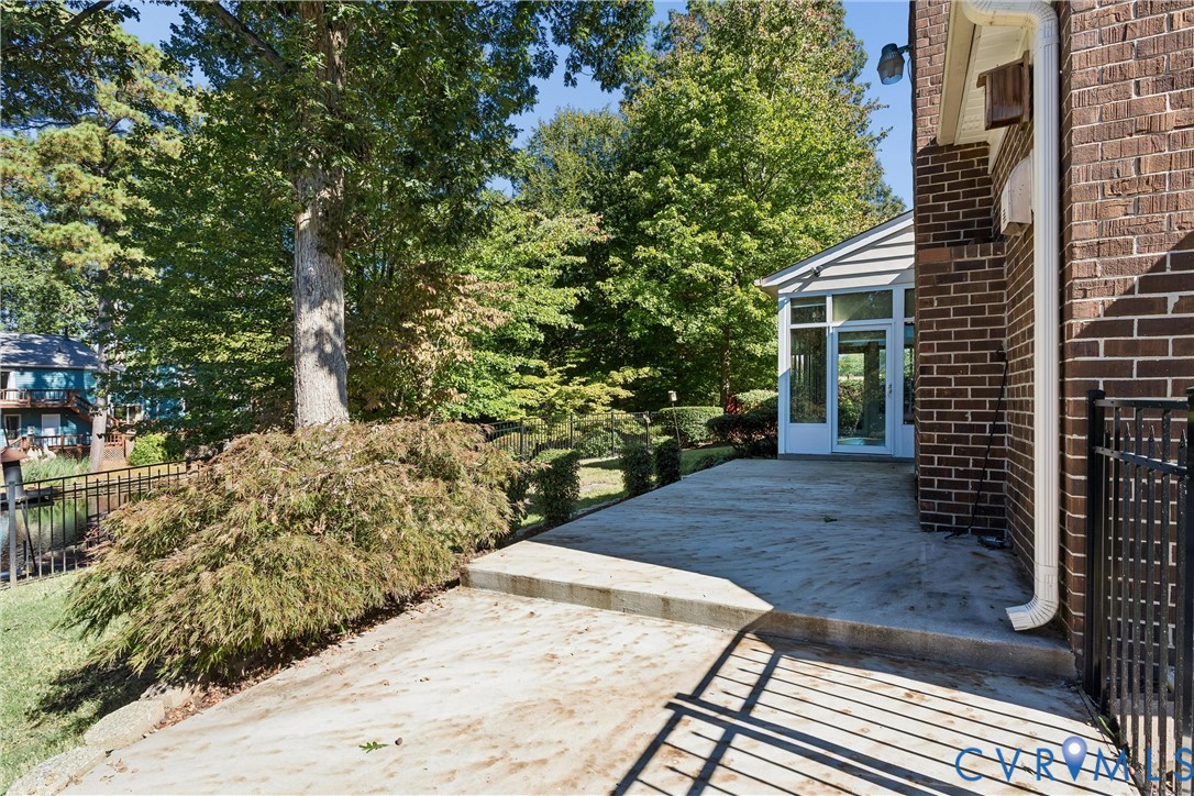 75 Knollwood Drive, Newport News, VA 23608