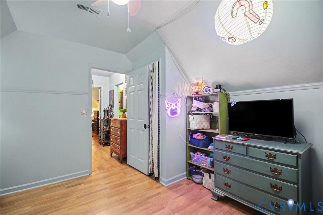 upstairs bedroom to the right side