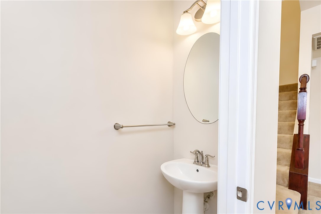 8084 Creekside Village Drive, Mechanicsville, VA 23111