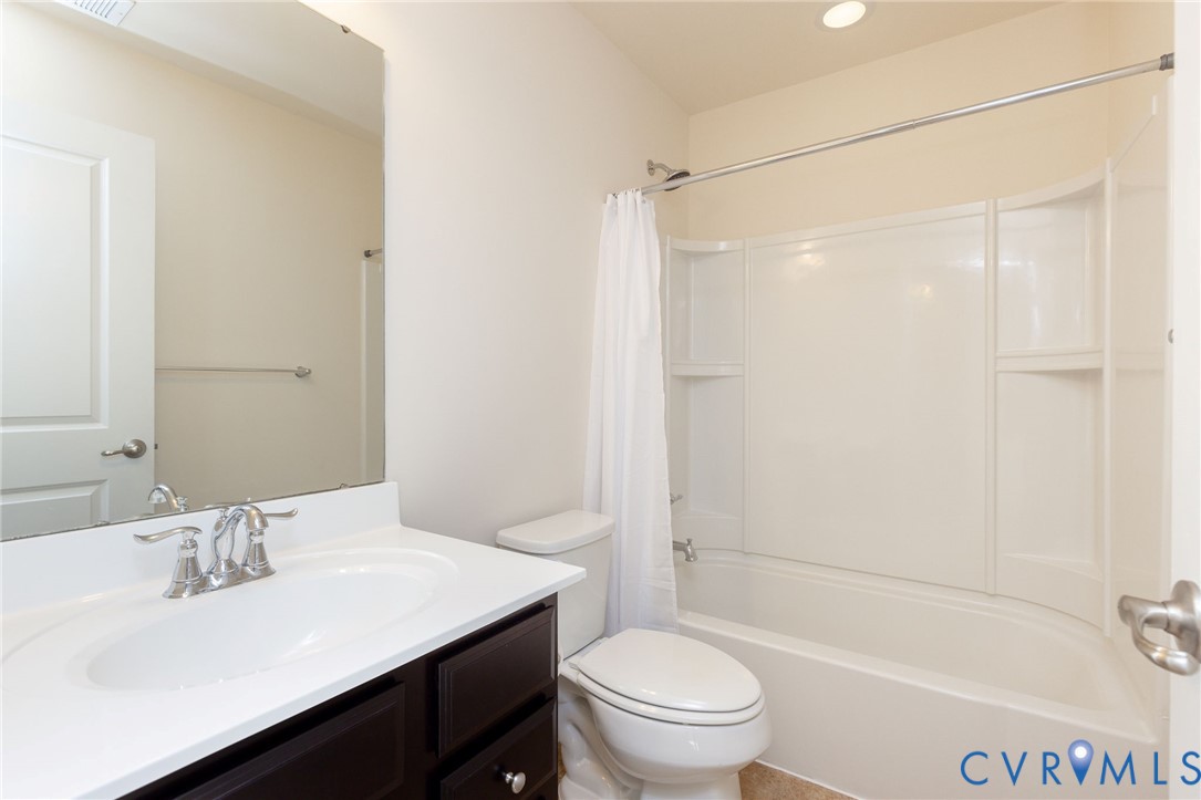 8084 Creekside Village Drive, Mechanicsville, VA 23111