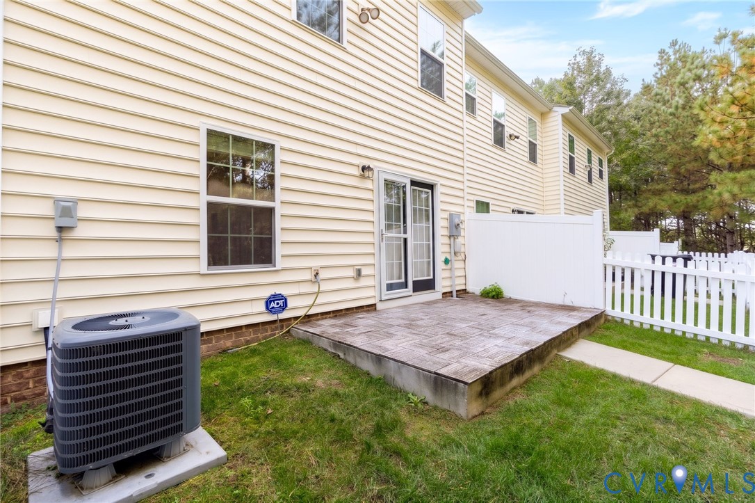 8084 Creekside Village Drive, Mechanicsville, VA 23111