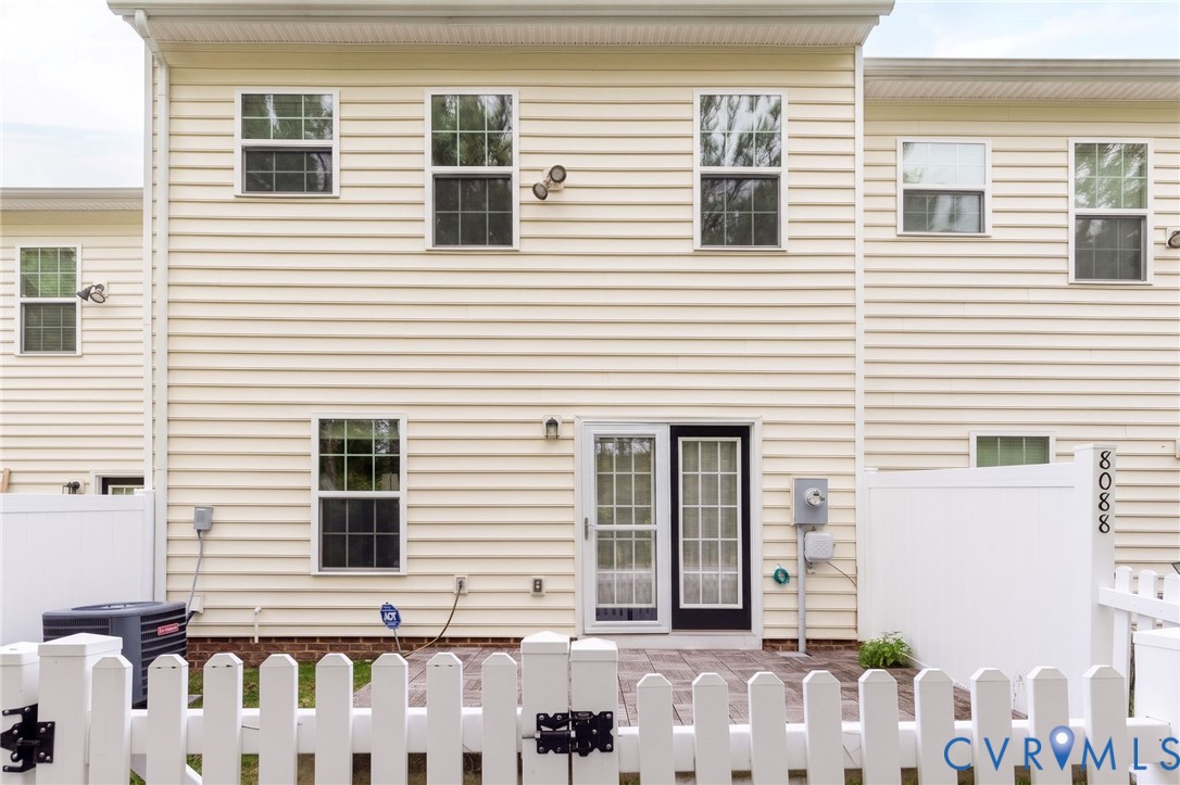 8084 Creekside Village Drive, Mechanicsville, VA 23111
