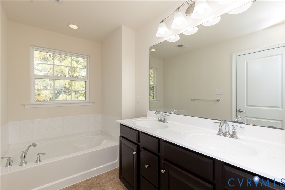 8084 Creekside Village Drive, Mechanicsville, VA 23111
