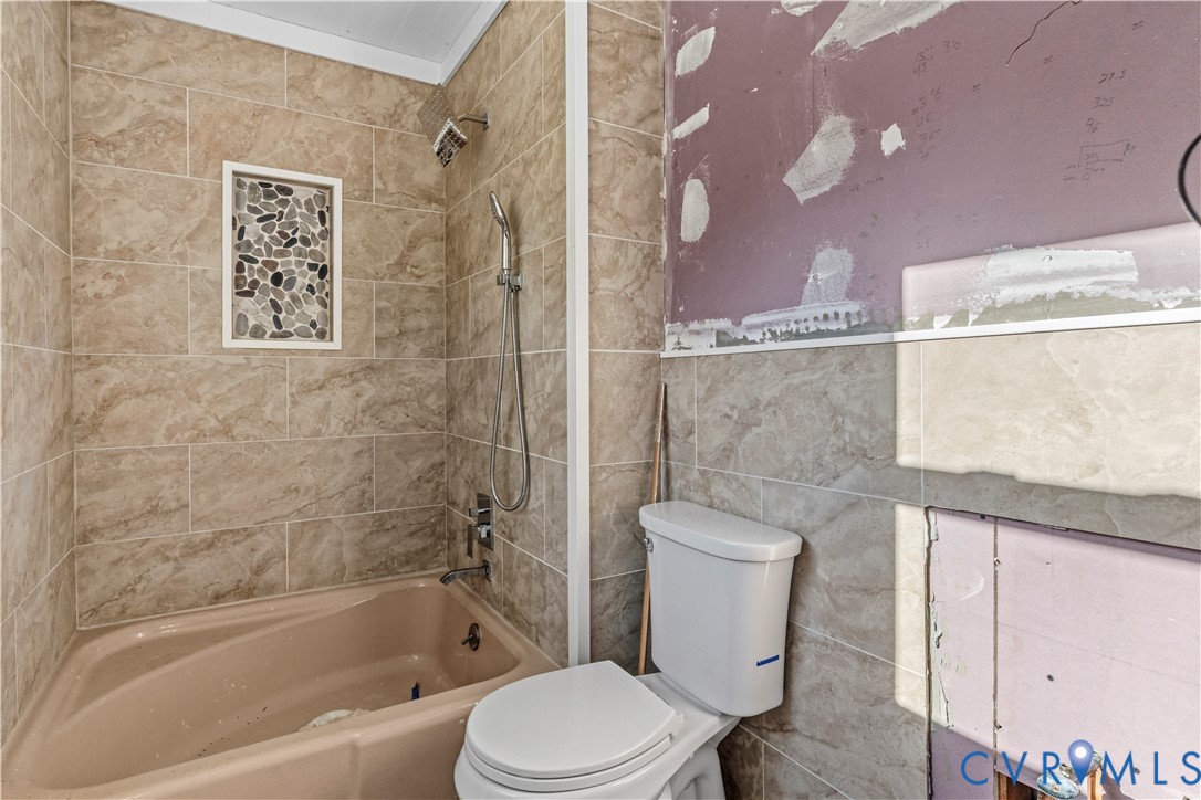 2305 Country Lane, Maidens, VA 23102