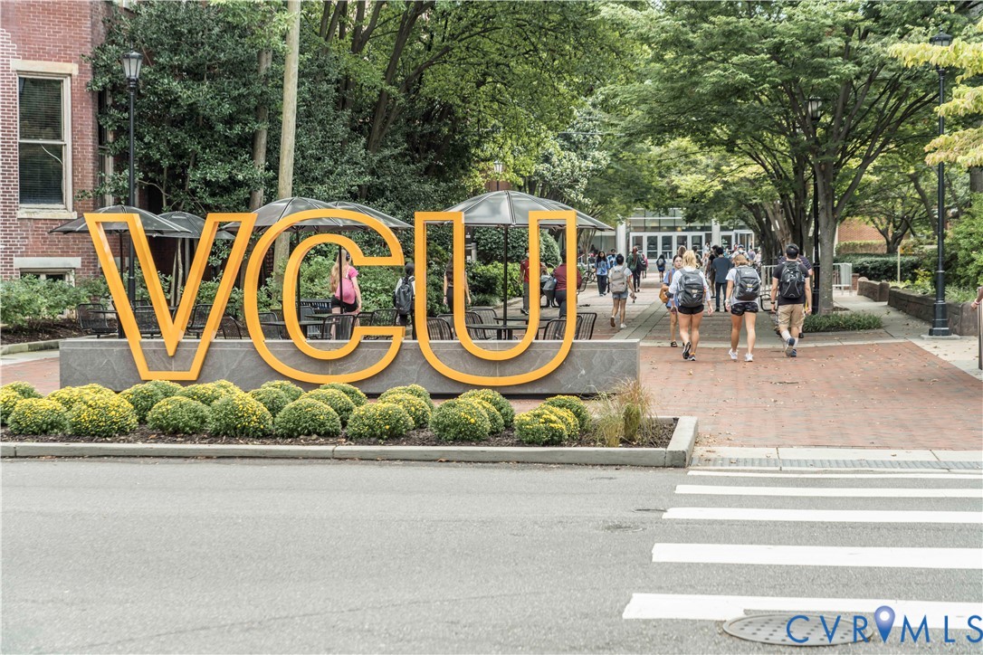 9-minutes from Downtown Richmond and VCU, offering convenient access to work, campus, and city attractions.
